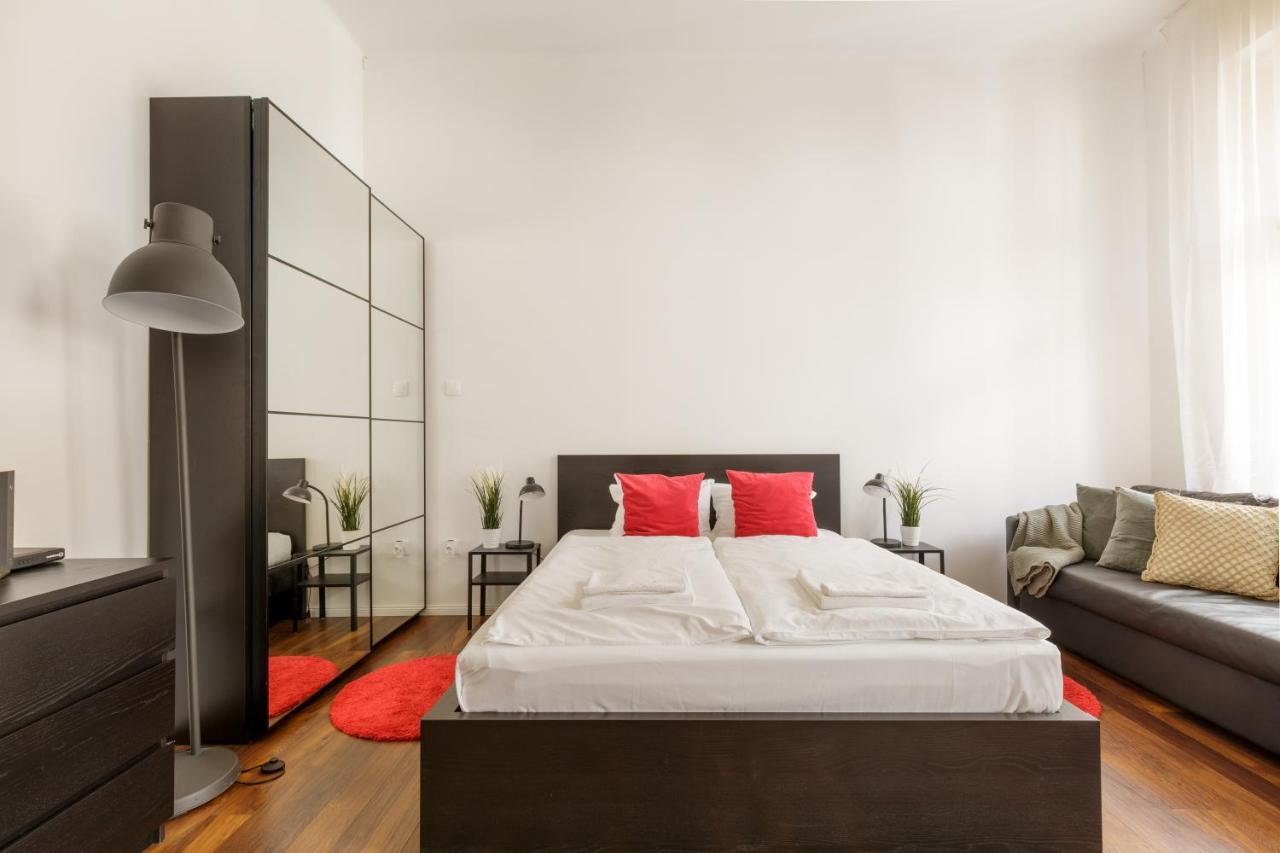 Red Dot Two - New Unit In The Heart Of Party Town Apartment Будапеща Екстериор снимка
