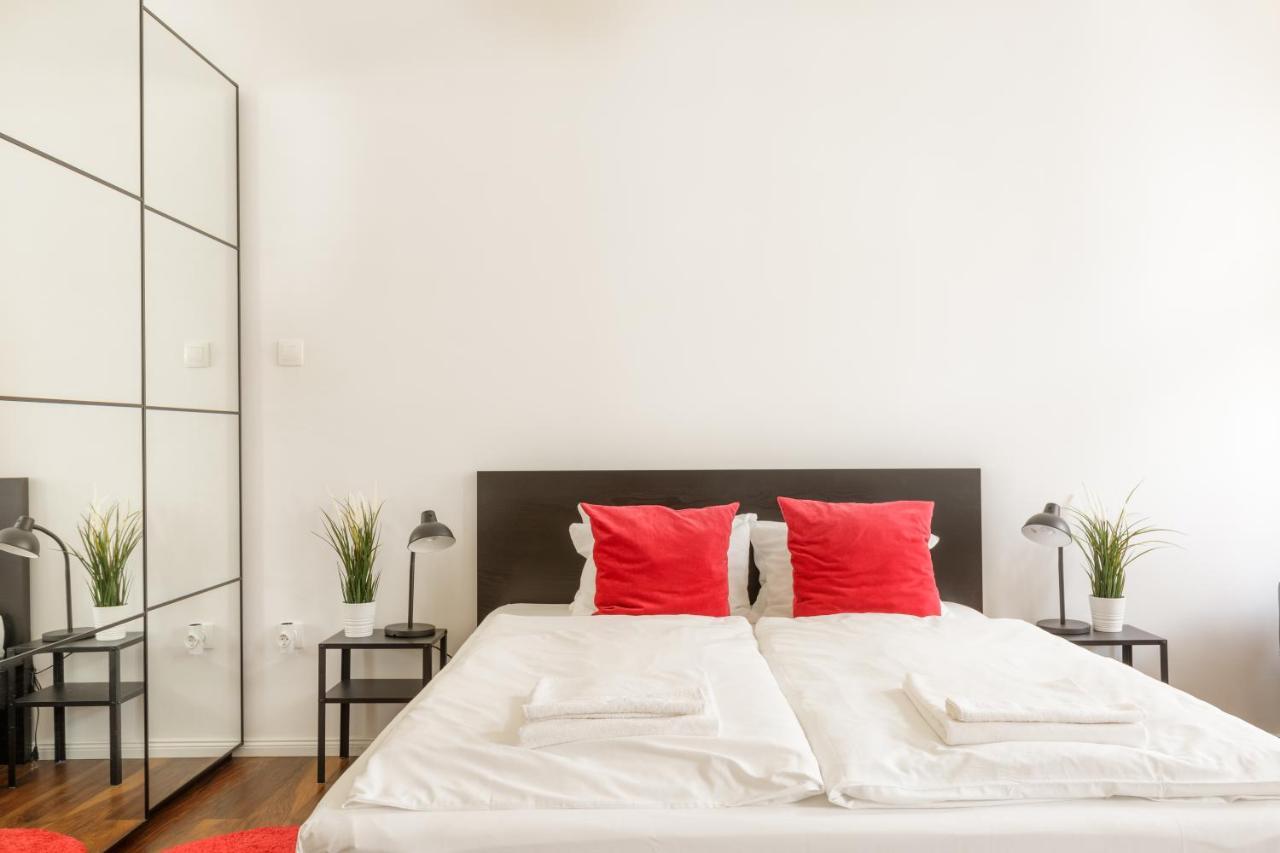 Red Dot Two - New Unit In The Heart Of Party Town Apartment Будапеща Екстериор снимка