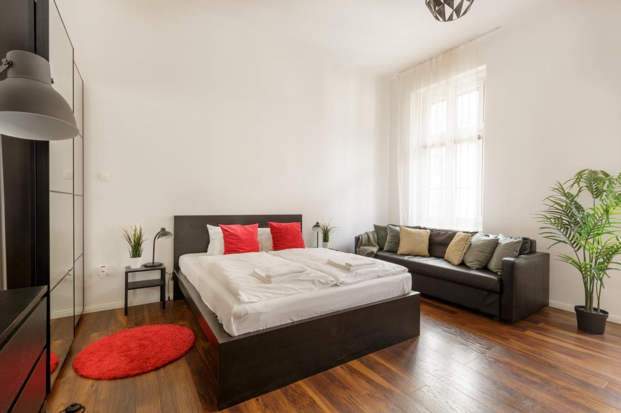 Red Dot Two - New Unit In The Heart Of Party Town Apartment Будапеща Екстериор снимка