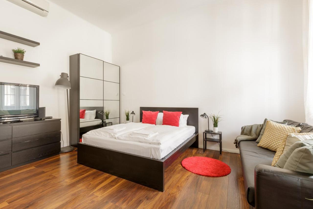 Red Dot Two - New Unit In The Heart Of Party Town Apartment Будапеща Екстериор снимка