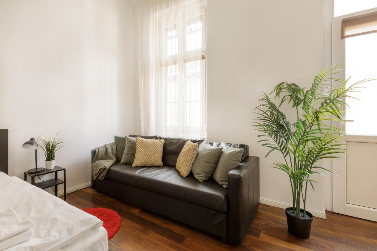 Red Dot Two - New Unit In The Heart Of Party Town Apartment Будапеща Екстериор снимка